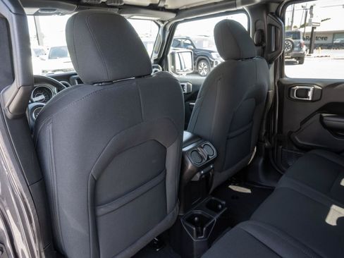 Used 2021 Jeep Gladiator Sport AWD/4WD image 20