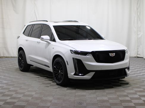 Used 2023 Cadillac XT6 Sport w/ Technology Package image 1