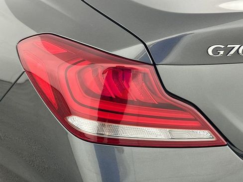Used 2021 Genesis G70 2.0T image 25