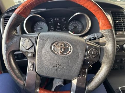 Used 2020 Toyota Sequoia Platinum AWD/4WD image 7