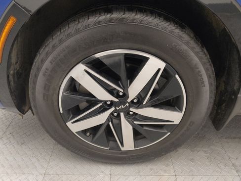 Used 2022 Kia Sorento S FWD image 31