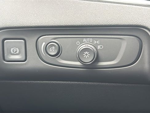 Used 2020 Buick Enclave Avenir w/ Avenir Technology Package image 27