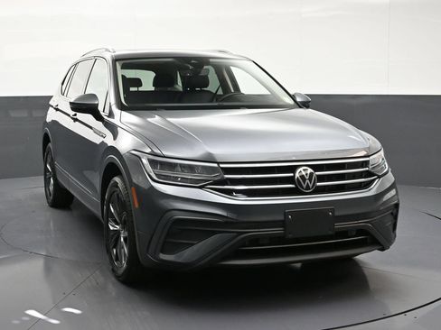 Used 2022 Volkswagen Tiguan SE AWD/4WD image 7