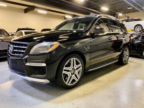 Used 2014 Mercedes-Benz ML 63 AMG 4MATIC image 4