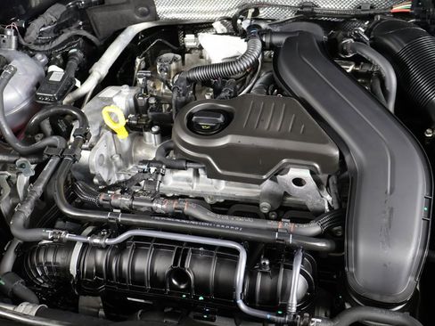 Used 2025 Volkswagen Taos S image 16