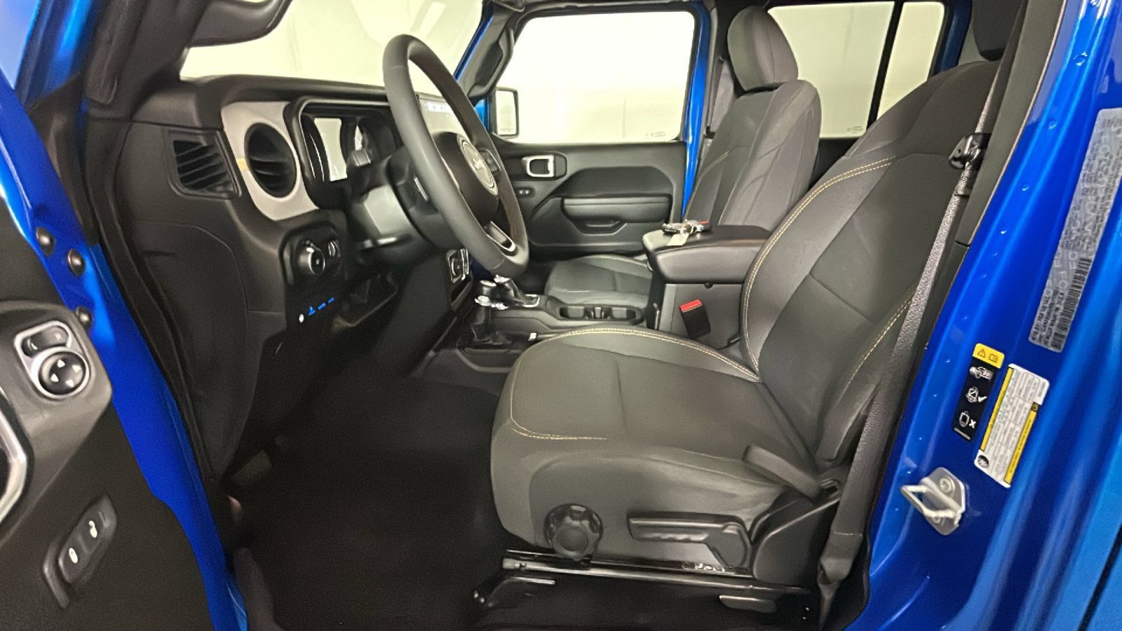 Used 2024 Jeep Wrangler Unlimited w/ Convenience Group AWD/4WD image 13