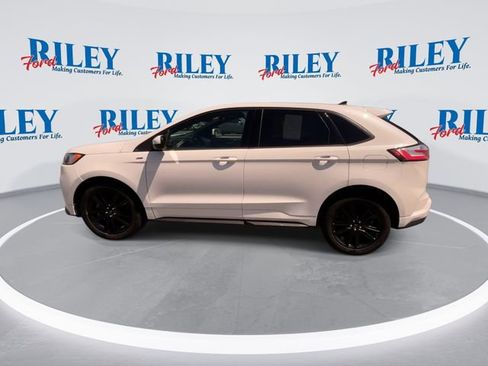 Used 2024 Ford Edge ST-Line w/ Class II Trailer Tow Package AWD/4WD image 6