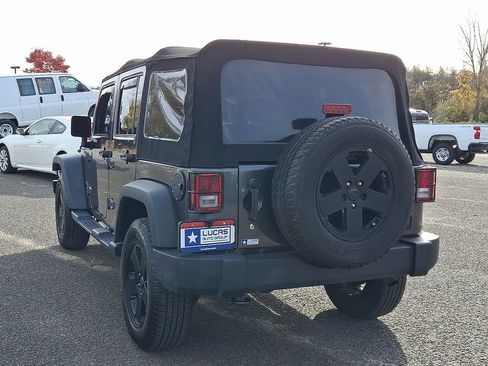 Used 2018 Jeep Wrangler Unlimited Sport S AWD/4WD image 9