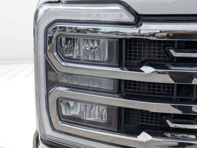 Used 2024 Ford F250 Lariat AWD/4WD image 10