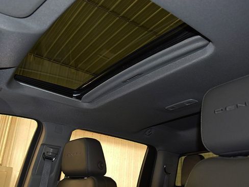 Used 2023 GMC Sierra 2500 Denali image 31