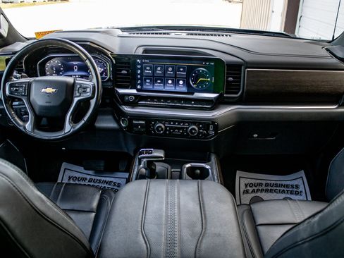 Used 2024 Chevrolet Silverado 1500 High Country w/ High Country Premium Package AWD/4WD image 30