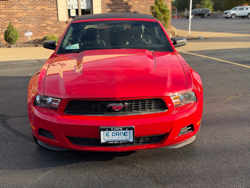 Used 2010 Ford Mustang Convertible RWD image 5