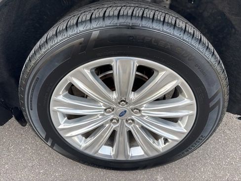 Used 2022 Ford Explorer Limited w/ Equipment Group 301A image 44