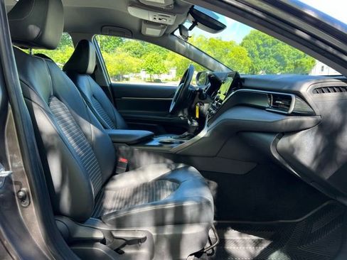 Used 2022 Toyota Camry SE FWD image 23