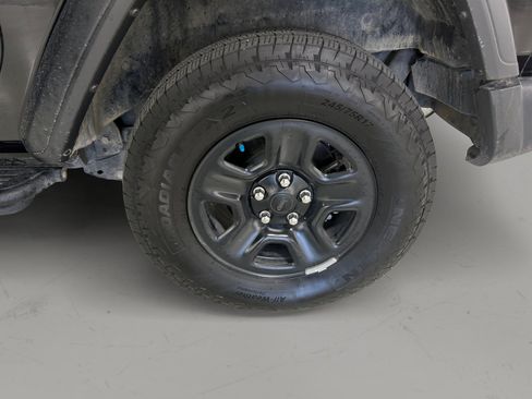 Used 2025 Jeep Wrangler Sport AWD/4WD image 25