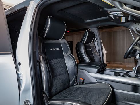 Used 2024 RAM 3500 Laramie w/ Night Edition image 30