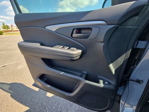 Used 2025 Honda Ridgeline Sport image 29