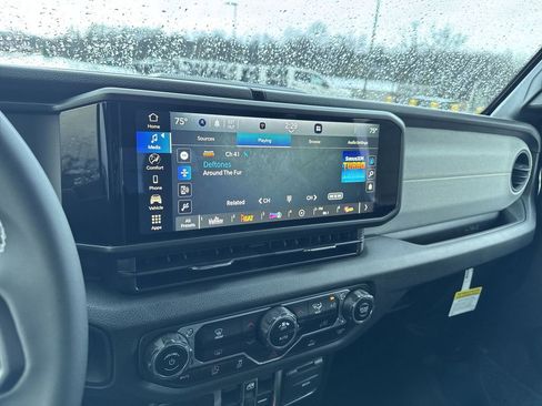 New 2025 Jeep Gladiator Willys image 22