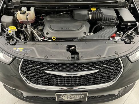 Used 2024 Chrysler Pacifica Limited FWD image 83