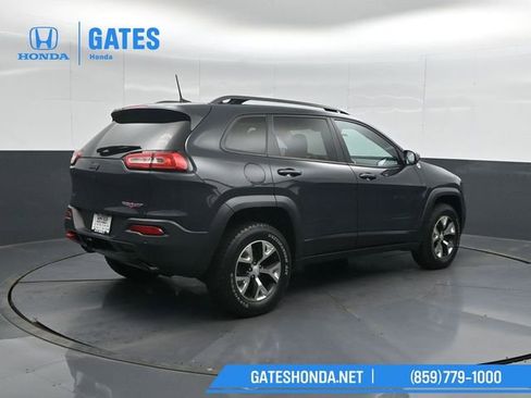 Used 2017 Jeep Cherokee Trailhawk w/ Comfort/Convenience Group image 2