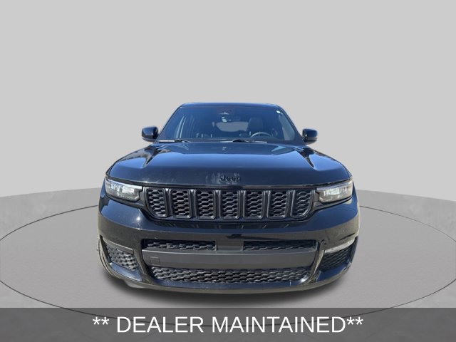 Used 2025 Jeep Grand Cherokee L Limited w/ Black Appearance Package AWD/4WD image 2