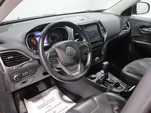 Used 2019 Jeep Cherokee Limited w/ Technology Group AWD/4WD image 15