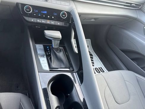 Used 2025 Hyundai Elantra SEL FWD image 20