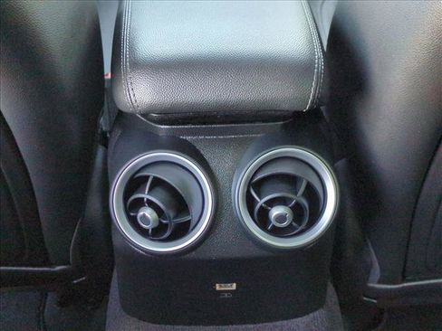 Used 2021 Alfa Romeo Giulia Ti w/ Nero Edizione image 18