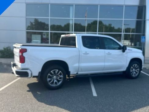 Used 2022 Chevrolet Silverado 1500 RST w/ Z71 Off-Road Package AWD/4WD image 3