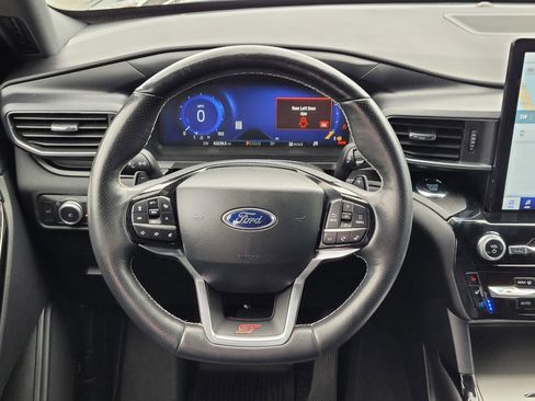 Used 2022 Ford Explorer ST w/ Equipment Group 401A image 13