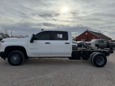 Used 2024 Chevrolet Silverado 3500 W/T w/ Snow Plow Prep Package image 6