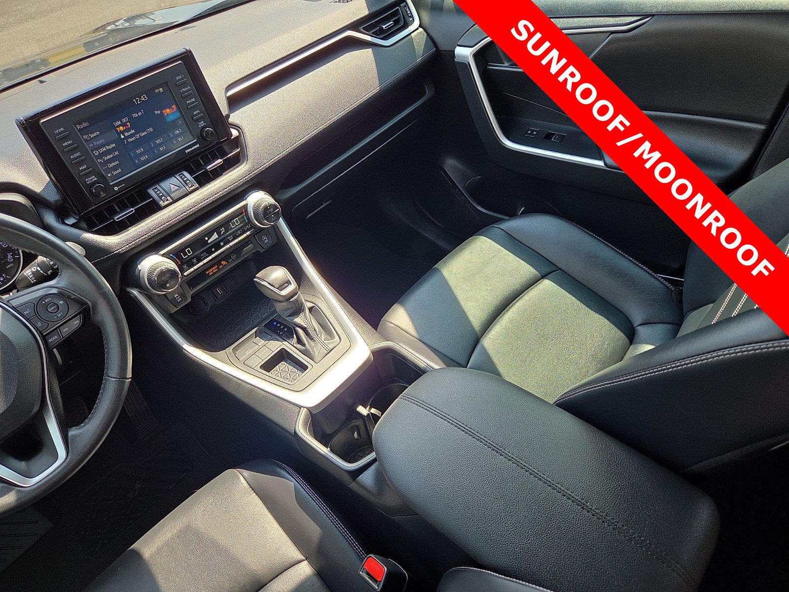 Used 2022 Toyota RAV4 XLE Premium FWD image 12