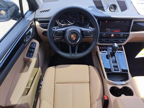 Used 2026 Porsche Macan AWD/4WD image 17