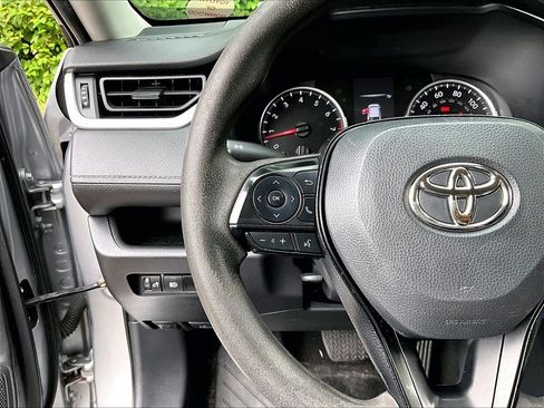 Certified 2022 Toyota RAV4 LE AWD/4WD image 21
