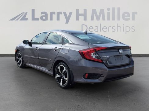 Used 2016 Honda Civic Touring image 3