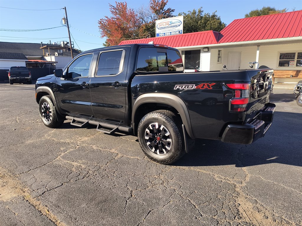 Used 2023 Nissan Frontier PRO-4X w/ Technology Package AWD/4WD image 3