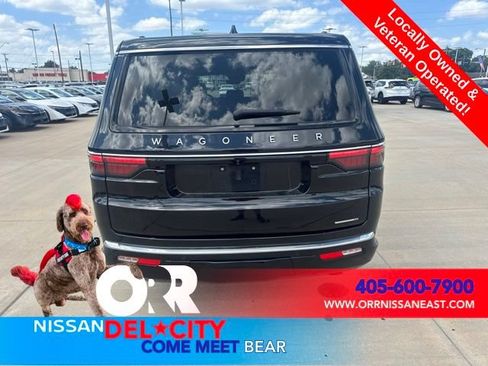 Used 2024 Jeep Wagoneer L Series II w/ Flexible Seating Group AWD/4WD image 4