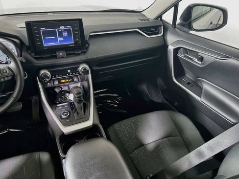 Used 2020 Toyota RAV4 XLE w/ XLE Grade Weather Package AWD/4WD image 20