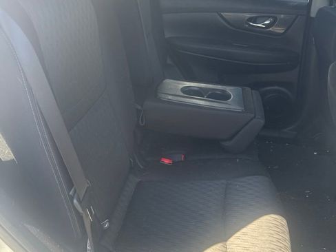 Used 2018 Nissan Rogue SV AWD/4WD image 7