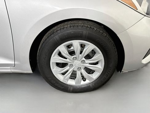 Used 2019 Hyundai Accent SE FWD image 31