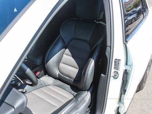 Used 2023 Porsche Macan Turbo AWD/4WD image 24