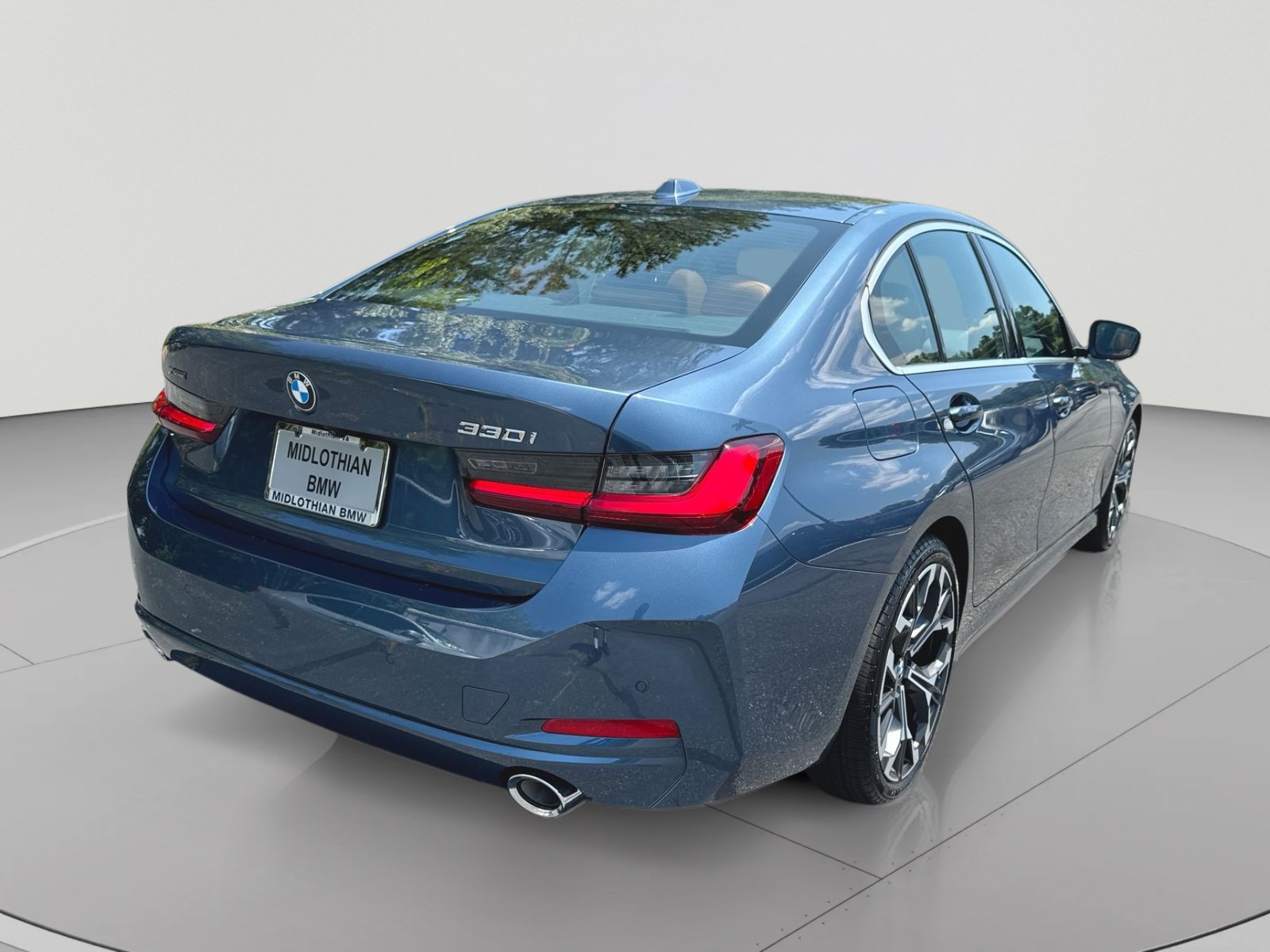 New 2026 BMW 330i xDrive Sedan w/ Premium Package AWD/4WD image 28