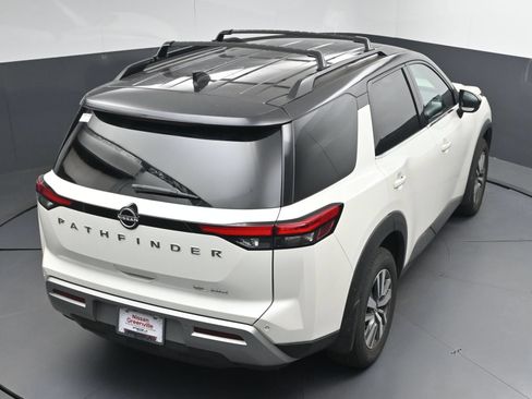 Used 2023 Nissan Pathfinder SL AWD/4WD image 35