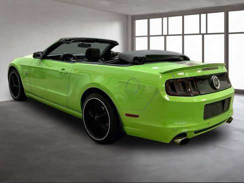Used 2013 Ford Mustang GT RWD image 11
