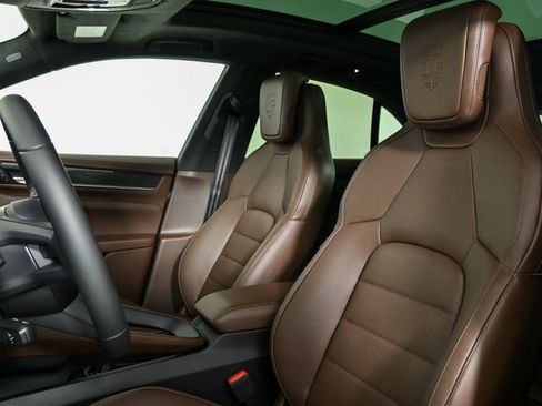 New 2025 Porsche Macan Turbo Electric image 5