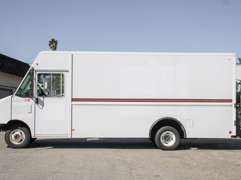 Used 2015 Ford E-450 and Econoline 450 Super Duty w/ A/C Prep Package image 5