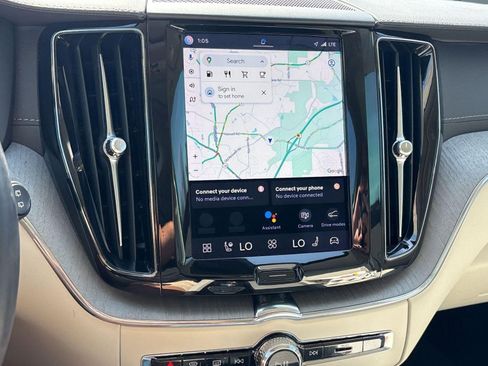 Used 2023 Volvo XC60 B5 Ultimate w/ Climate Package image 21