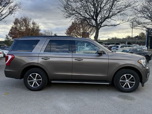 Certified 2019 Ford Expedition XLT w/ Equipment Group 202A image 5