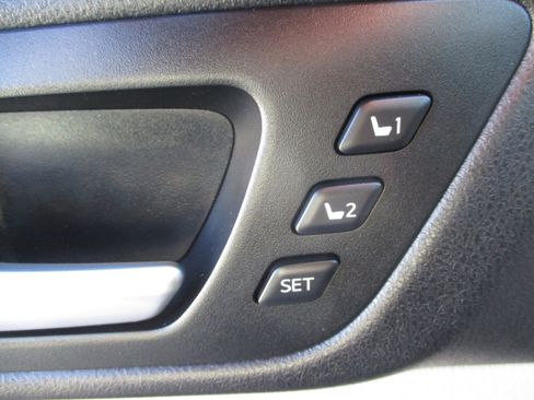 Used 2016 Toyota Highlander Limited image 35