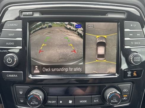 Used 2023 Nissan Maxima SR w/ Sport Mat Group FWD image 22